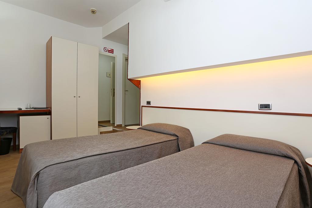 Hotel Corticella Bologna Esterno foto