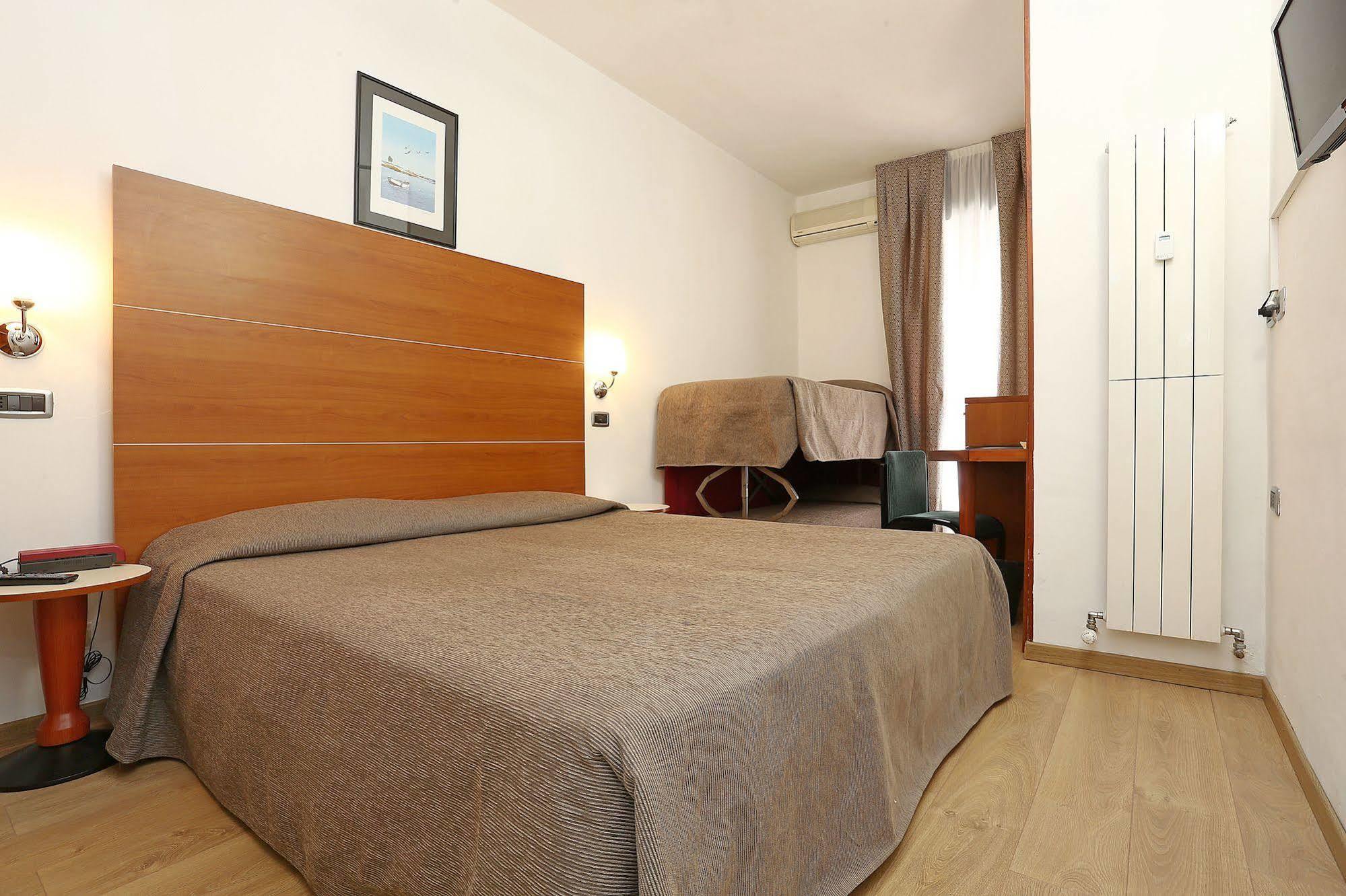 Hotel Corticella Bologna Esterno foto