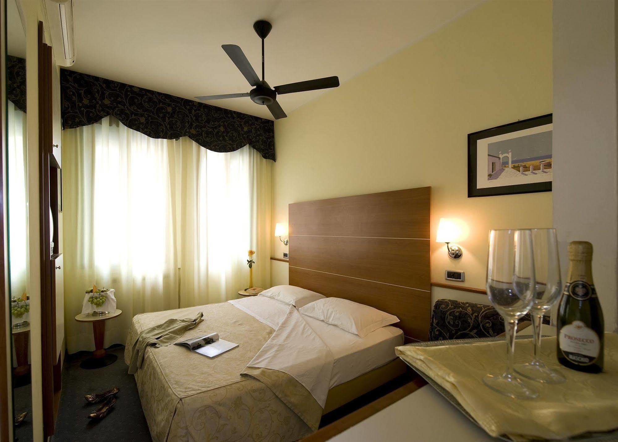 Hotel Corticella Bologna Esterno foto