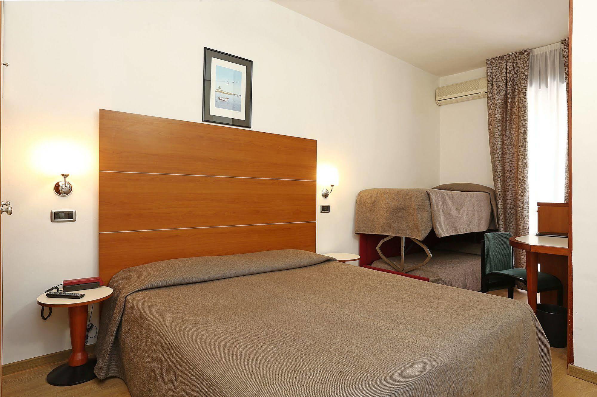 Hotel Corticella Bologna Esterno foto